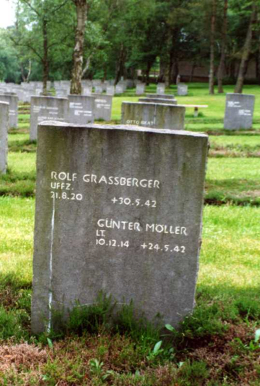 (2) Rolf&#39;s grave